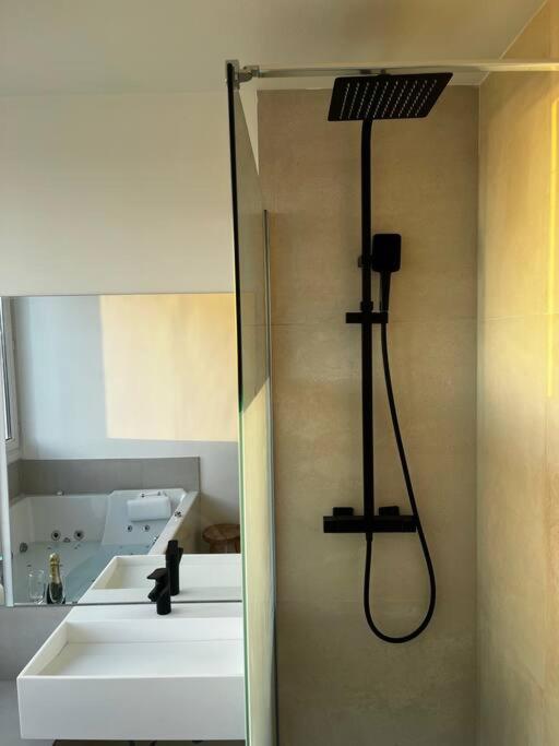 Suite « Body Love » - Jacuzzi Privatif Creteil Ngoại thất bức ảnh